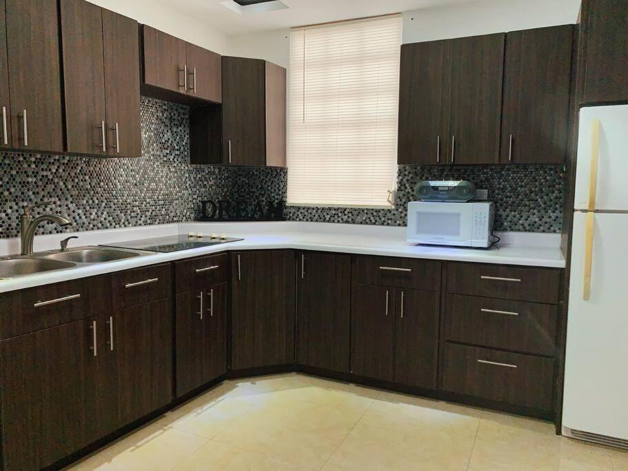 Spacius 4Br Home In Trendy Loiza St, Near Beach San Juan Buitenkant foto